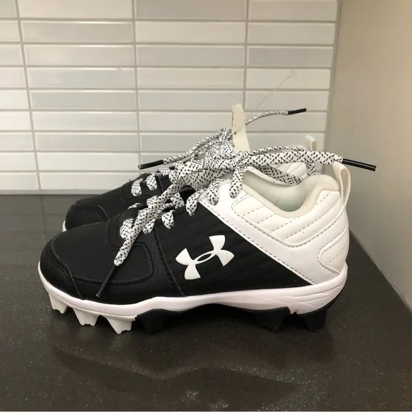Under Armour Shoes Nwt Under Armour Kids Soccer Cleats Poshmark